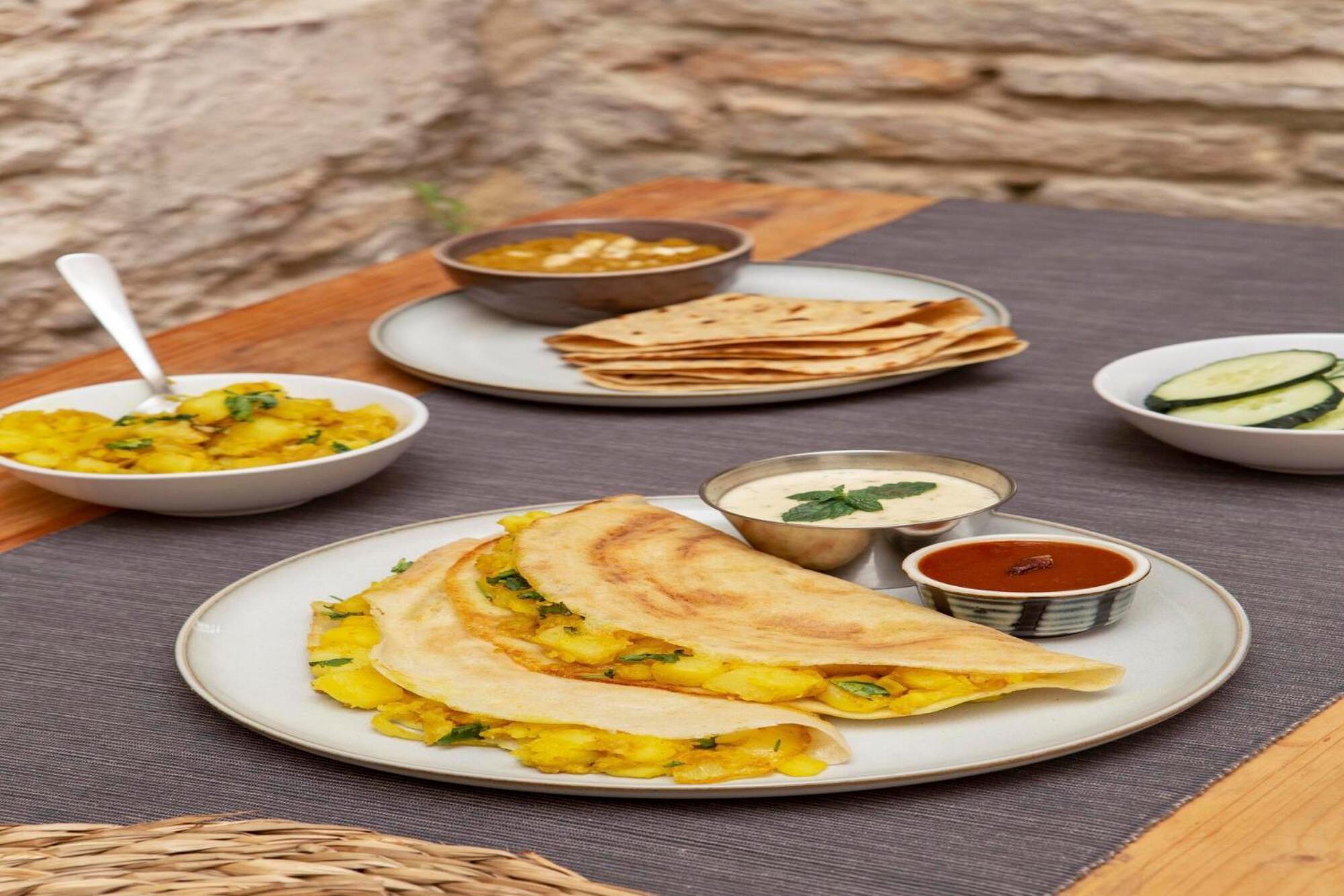 Fabhotel Hari Kunj 900 M From Kashi Vishwanath Temple Варанаси Екстериор снимка