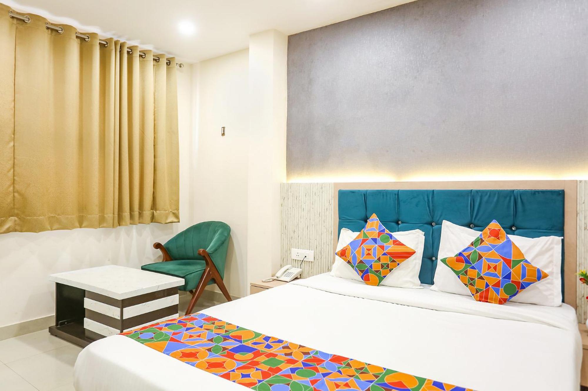 Fabhotel Hari Kunj 900 M From Kashi Vishwanath Temple Варанаси Екстериор снимка