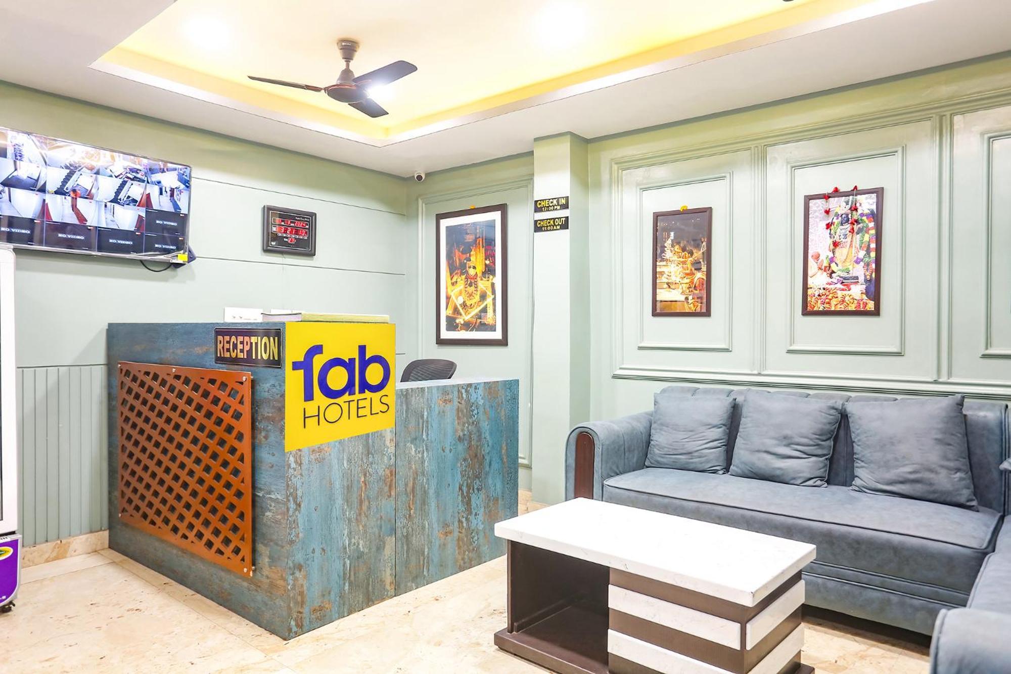 Fabhotel Hari Kunj 900 M From Kashi Vishwanath Temple Варанаси Екстериор снимка
